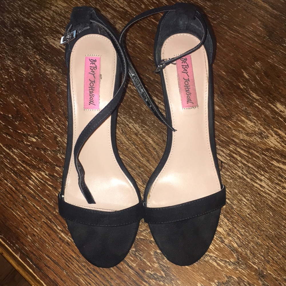 Betsey Johnson black suede heels